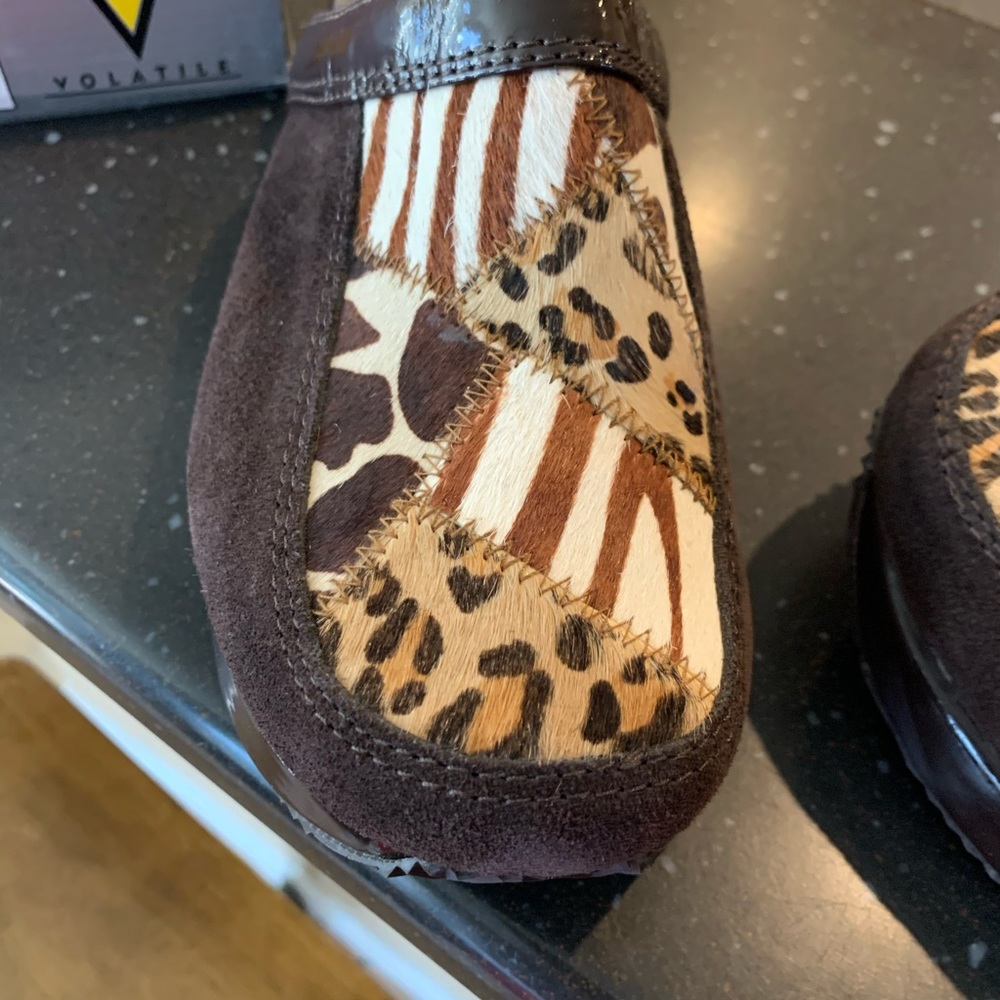 Volatile women’s size 10 mules